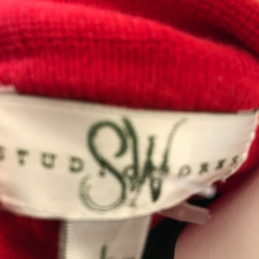 Red Sweater - Picture 4 of 4